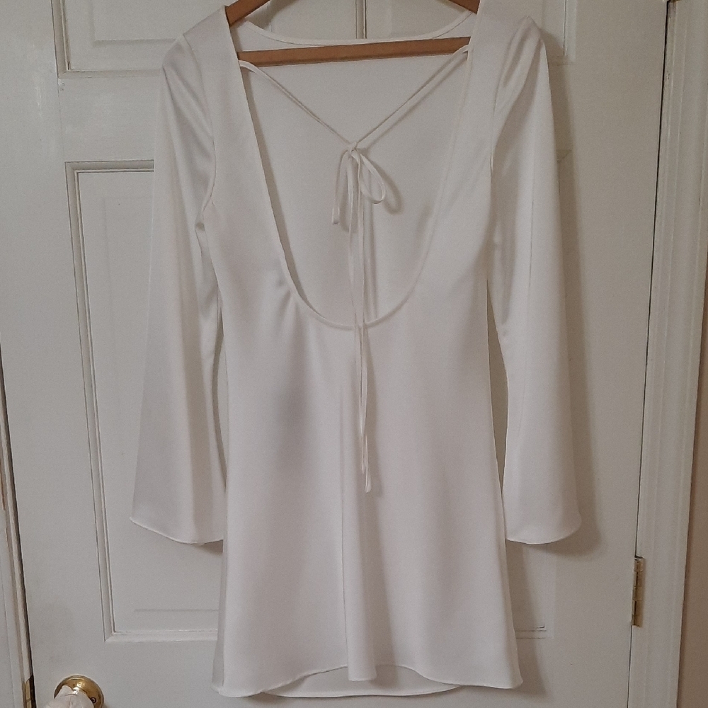 Gianni Bini Classic White Long Sleeve Dress - Picture 7 of 11